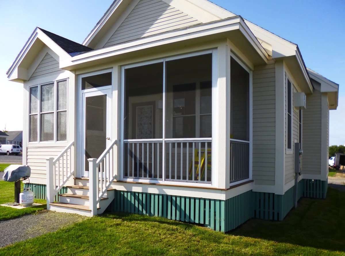 Sunspace Model 100 screen room porch